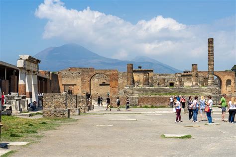 Pompeii: get to know Italy’s legendary ruined city.